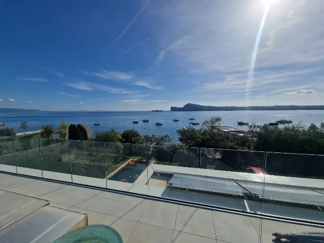 Villa am See mit Garten und Schwimmbad in San Felice del Benaco, San Felice del Benaco