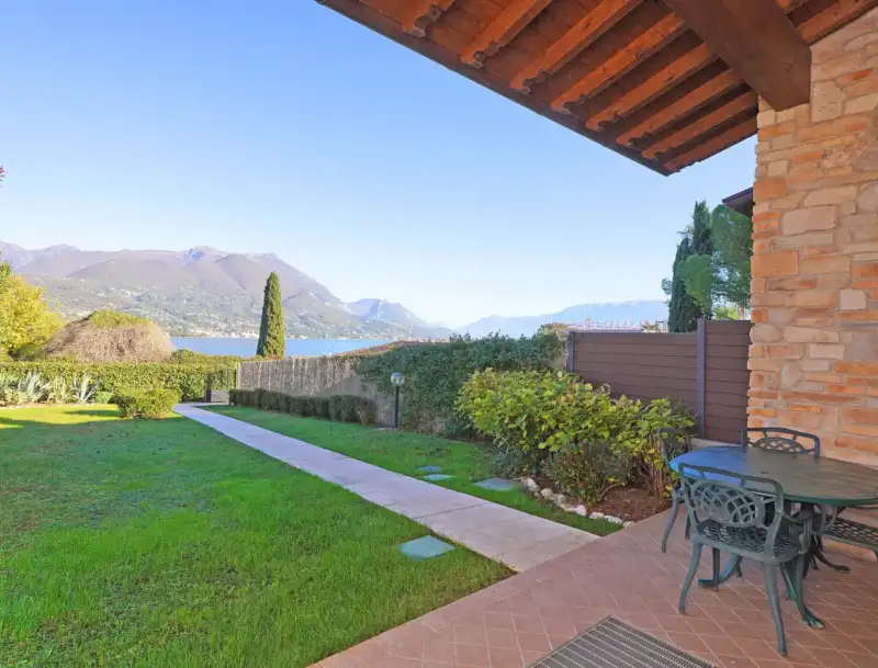 Freistehende Villa mit privatem Garten und Panoramablick in Portese, San Felice d/B, San Felice del Benaco