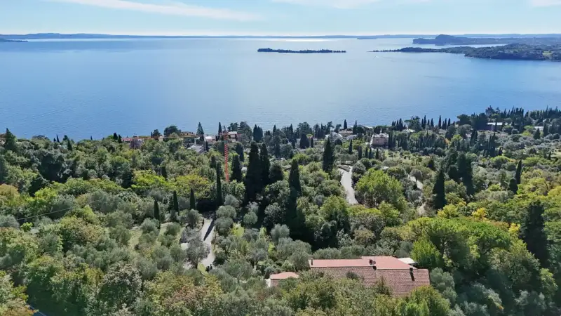 Renovierungsbedürftigt Villa mit Seeblick und Pool in Gardone Riviera, Gardone Riviera