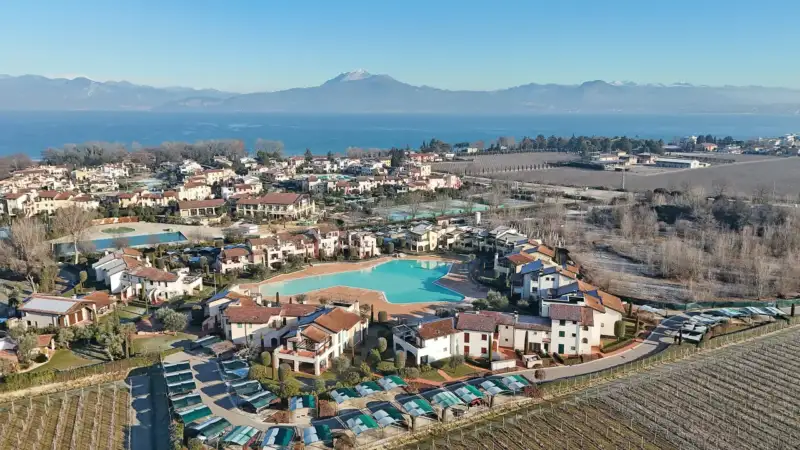 Villetta a Schiera in Vendita in prestigioso residence a Peschiera, Peschiera del Garda