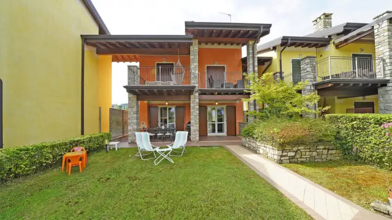 Villetta in residence con piscina con vista lago a Manerba del Garda, Manerba del Garda