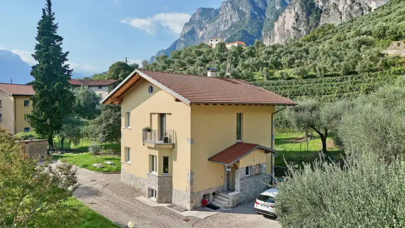 Villa singola completamente ristrutturata a Varone, Riva del Garda, Riva del Garda